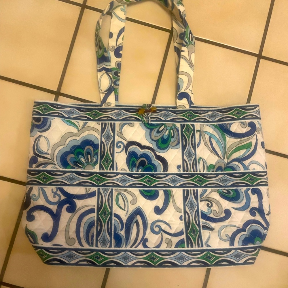 VERA BRADLEY. Large TOTE